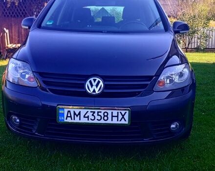 Черный Фольксваген Гольф, объемом двигателя 1.6 л и пробегом 143 тыс. км за 5900 $, фото 5 на Automoto.ua