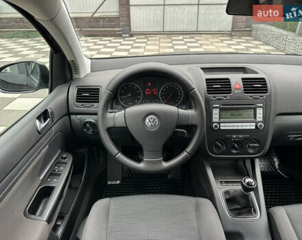 Черный Фольксваген Гольф, объемом двигателя 1.4 л и пробегом 187 тыс. км за 6500 $, фото 71 на Automoto.ua