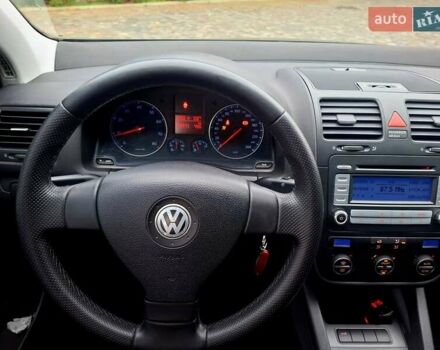 Черный Фольксваген Гольф, объемом двигателя 1.6 л и пробегом 219 тыс. км за 6400 $, фото 6 на Automoto.ua