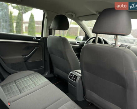 Черный Фольксваген Гольф, объемом двигателя 1.6 л и пробегом 221 тыс. км за 6600 $, фото 41 на Automoto.ua