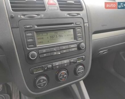 Черный Фольксваген Гольф, объемом двигателя 1.6 л и пробегом 188 тыс. км за 5500 $, фото 10 на Automoto.ua