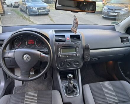 Чорний Фольксваген Гольф, об'ємом двигуна 2 л та пробігом 299 тис. км за 3600 $, фото 5 на Automoto.ua