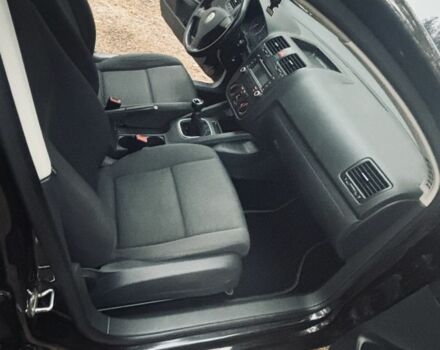 Черный Фольксваген Гольф, объемом двигателя 1.4 л и пробегом 268 тыс. км за 5600 $, фото 13 на Automoto.ua