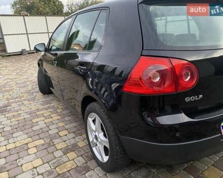Черный Фольксваген Гольф, объемом двигателя 1.6 л и пробегом 246 тыс. км за 5200 $, фото 1 на Automoto.ua