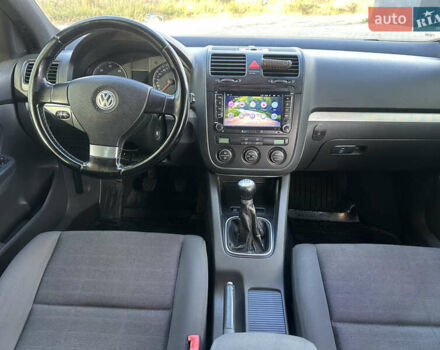 Черный Фольксваген Гольф, объемом двигателя 1.9 л и пробегом 320 тыс. км за 5800 $, фото 22 на Automoto.ua