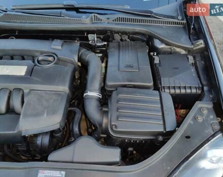 Черный Фольксваген Гольф, объемом двигателя 1.6 л и пробегом 250 тыс. км за 7500 $, фото 10 на Automoto.ua