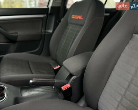 Черный Фольксваген Гольф, объемом двигателя 1.6 л и пробегом 221 тыс. км за 6600 $, фото 34 на Automoto.ua