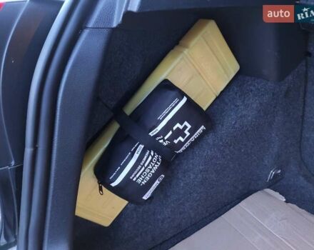 Черный Фольксваген Гольф, объемом двигателя 1.6 л и пробегом 250 тыс. км за 7500 $, фото 14 на Automoto.ua