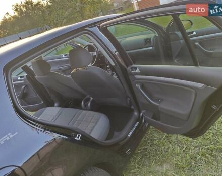 Черный Фольксваген Гольф, объемом двигателя 1.6 л и пробегом 250 тыс. км за 7500 $, фото 17 на Automoto.ua