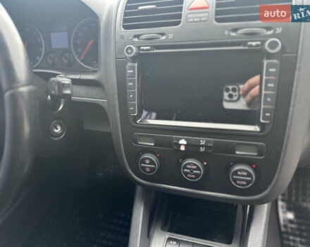 Черный Фольксваген Гольф, объемом двигателя 1.4 л и пробегом 234 тыс. км за 4500 $, фото 4 на Automoto.ua