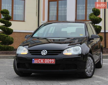 Черный Фольксваген Гольф, объемом двигателя 1.6 л и пробегом 203 тыс. км за 5890 $, фото 1 на Automoto.ua