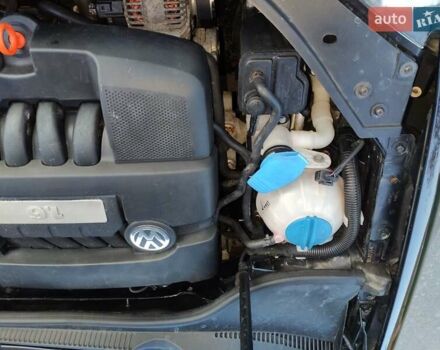 Черный Фольксваген Гольф, объемом двигателя 1.6 л и пробегом 250 тыс. км за 7500 $, фото 9 на Automoto.ua