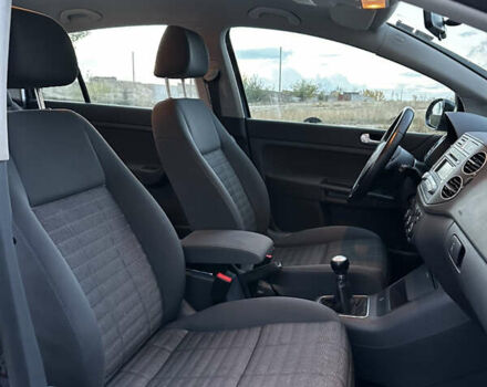 Черный Фольксваген Гольф, объемом двигателя 1.6 л и пробегом 89 тыс. км за 6500 $, фото 19 на Automoto.ua