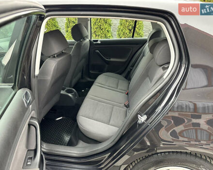 Черный Фольксваген Гольф, объемом двигателя 1.4 л и пробегом 187 тыс. км за 6500 $, фото 37 на Automoto.ua