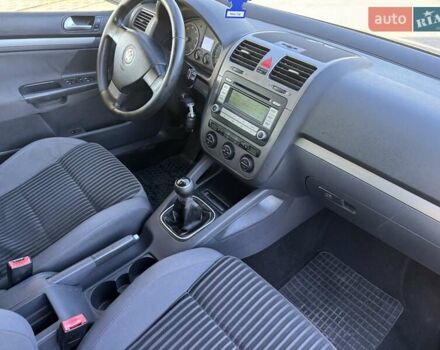 Черный Фольксваген Гольф, объемом двигателя 1.6 л и пробегом 258 тыс. км за 5950 $, фото 11 на Automoto.ua