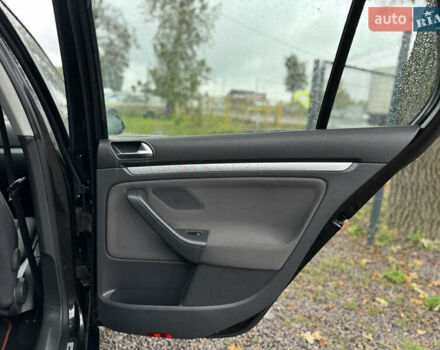 Черный Фольксваген Гольф, объемом двигателя 1.6 л и пробегом 221 тыс. км за 6600 $, фото 43 на Automoto.ua