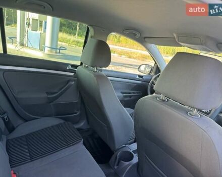 Черный Фольксваген Гольф, объемом двигателя 1.6 л и пробегом 258 тыс. км за 5950 $, фото 15 на Automoto.ua