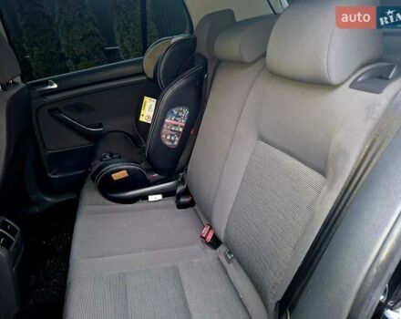 Черный Фольксваген Гольф, объемом двигателя 1.6 л и пробегом 219 тыс. км за 6400 $, фото 8 на Automoto.ua