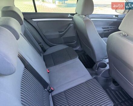 Черный Фольксваген Гольф, объемом двигателя 1.6 л и пробегом 258 тыс. км за 5950 $, фото 14 на Automoto.ua