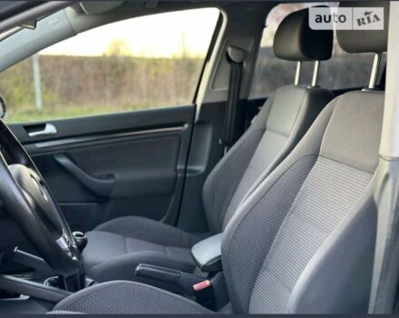 Черный Фольксваген Гольф, объемом двигателя 1.4 л и пробегом 220 тыс. км за 7000 $, фото 9 на Automoto.ua