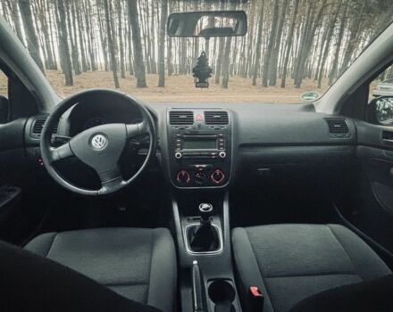 Черный Фольксваген Гольф, объемом двигателя 1.4 л и пробегом 268 тыс. км за 5600 $, фото 20 на Automoto.ua