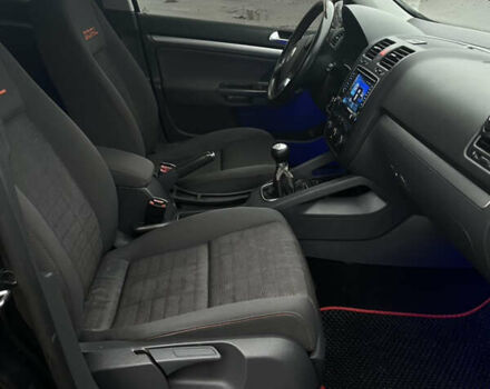 Черный Фольксваген Гольф, объемом двигателя 1.6 л и пробегом 186 тыс. км за 6600 $, фото 11 на Automoto.ua