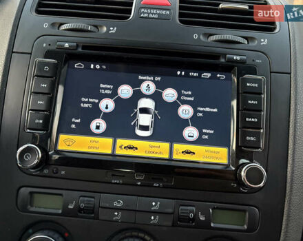 Черный Фольксваген Гольф, объемом двигателя 1.6 л и пробегом 240 тыс. км за 6150 $, фото 26 на Automoto.ua