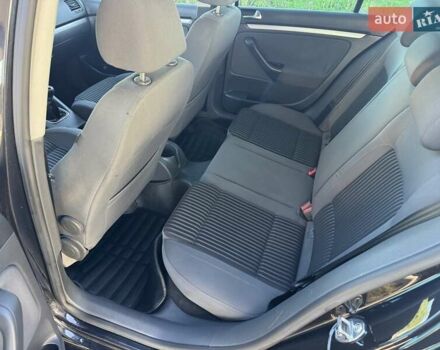 Черный Фольксваген Гольф, объемом двигателя 1.6 л и пробегом 258 тыс. км за 5950 $, фото 19 на Automoto.ua