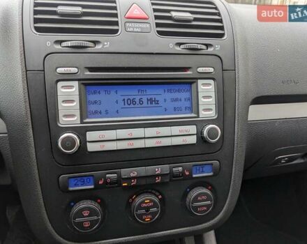 Черный Фольксваген Гольф, объемом двигателя 1.4 л и пробегом 202 тыс. км за 4999 $, фото 43 на Automoto.ua