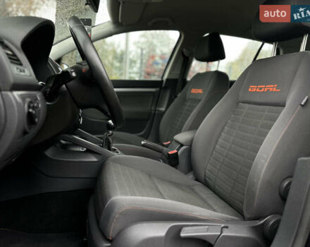 Черный Фольксваген Гольф, объемом двигателя 1.6 л и пробегом 221 тыс. км за 6600 $, фото 25 на Automoto.ua