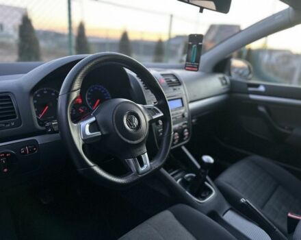 Черный Фольксваген Гольф, объемом двигателя 1.4 л и пробегом 271 тыс. км за 5700 $, фото 5 на Automoto.ua