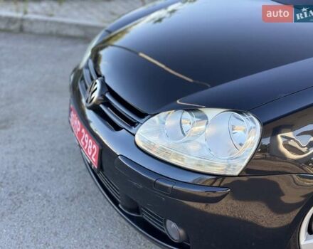 Черный Фольксваген Гольф, объемом двигателя 1.6 л и пробегом 258 тыс. км за 5950 $, фото 4 на Automoto.ua
