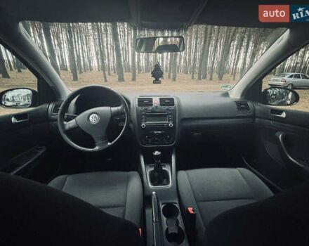 Черный Фольксваген Гольф, объемом двигателя 1.4 л и пробегом 268 тыс. км за 5650 $, фото 6 на Automoto.ua
