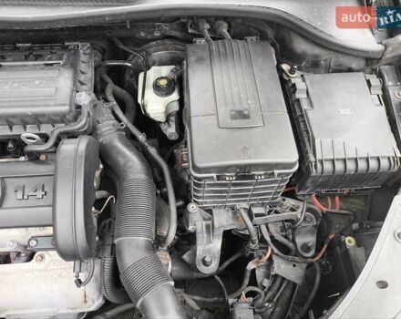 Чорний Фольксваген Гольф, об'ємом двигуна 1.4 л та пробігом 229 тис. км за 5900 $, фото 19 на Automoto.ua