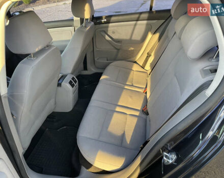 Черный Фольксваген Гольф, объемом двигателя 1.6 л и пробегом 138 тыс. км за 6500 $, фото 4 на Automoto.ua