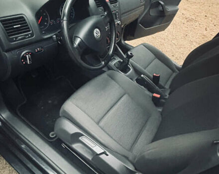 Черный Фольксваген Гольф, объемом двигателя 1.4 л и пробегом 268 тыс. км за 5650 $, фото 31 на Automoto.ua