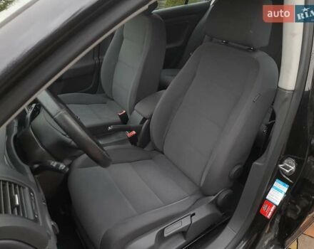 Черный Фольксваген Гольф, объемом двигателя 1.6 л и пробегом 260 тыс. км за 5399 $, фото 25 на Automoto.ua