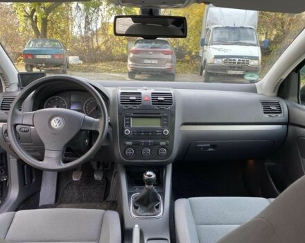 Черный Фольксваген Гольф, объемом двигателя 1.6 л и пробегом 194 тыс. км за 6000 $, фото 4 на Automoto.ua