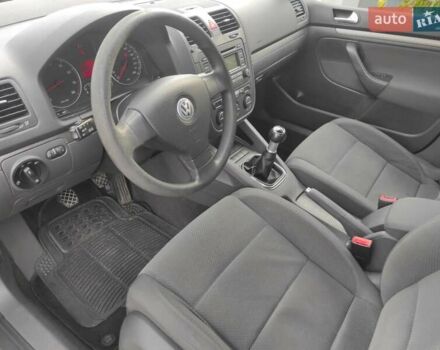 Черный Фольксваген Гольф, объемом двигателя 1.6 л и пробегом 188 тыс. км за 5500 $, фото 8 на Automoto.ua