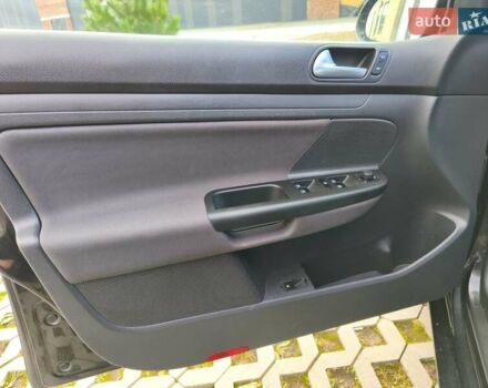 Фольксваген Гольф 2006 в Хмельницком на Automoto.ua Черный Фольксваген Гольф, объемом двигателя 1.6 л и пробегом 247 тыс. км за 6400 $, фото 69 на Automoto.ua