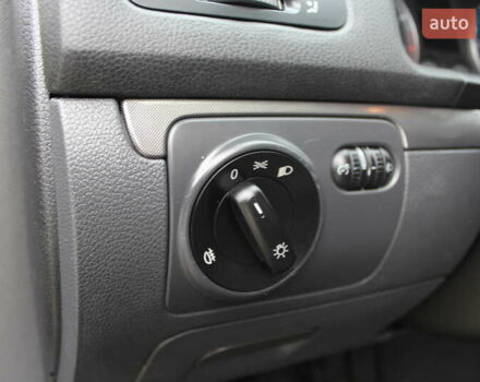 Черный Фольксваген Гольф, объемом двигателя 1.6 л и пробегом 203 тыс. км за 5890 $, фото 35 на Automoto.ua