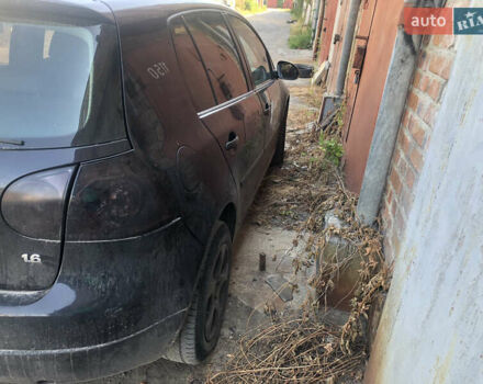 Черный Фольксваген Гольф, объемом двигателя 1.6 л и пробегом 230 тыс. км за 3500 $, фото 2 на Automoto.ua