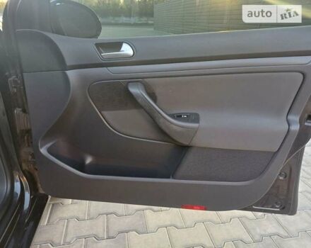 Чорний Фольксваген Гольф, об'ємом двигуна 1.4 л та пробігом 294 тис. км за 5600 $, фото 29 на Automoto.ua