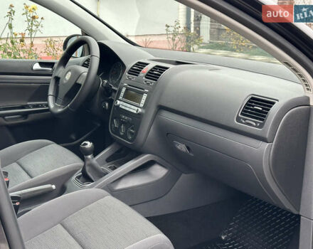 Черный Фольксваген Гольф, объемом двигателя 1.4 л и пробегом 187 тыс. км за 6500 $, фото 60 на Automoto.ua