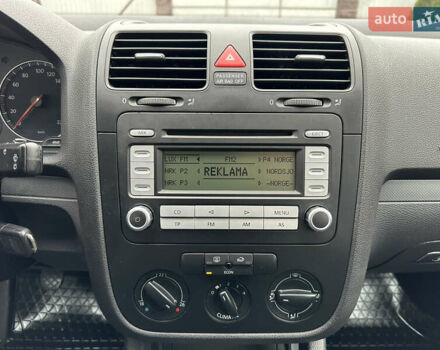 Черный Фольксваген Гольф, объемом двигателя 1.4 л и пробегом 187 тыс. км за 6500 $, фото 68 на Automoto.ua