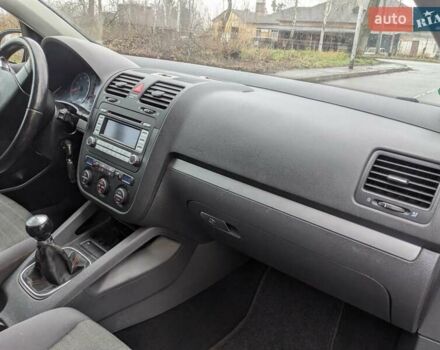 Черный Фольксваген Гольф, объемом двигателя 1.4 л и пробегом 202 тыс. км за 4999 $, фото 47 на Automoto.ua