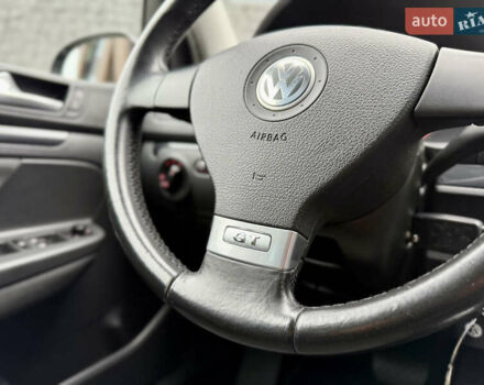 Чорний Фольксваген Гольф, об'ємом двигуна 1.4 л та пробігом 142 тис. км за 7799 $, фото 26 на Automoto.ua