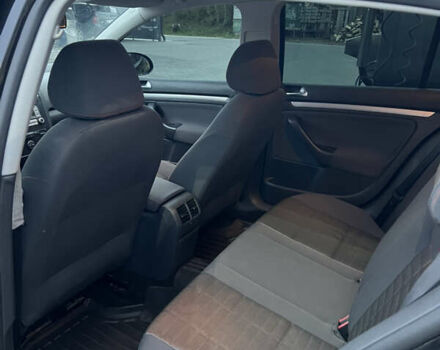 Черный Фольксваген Гольф, объемом двигателя 1.6 л и пробегом 195 тыс. км за 5900 $, фото 14 на Automoto.ua