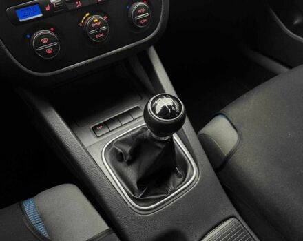 Черный Фольксваген Гольф, объемом двигателя 1.4 л и пробегом 268 тыс. км за 6490 $, фото 22 на Automoto.ua