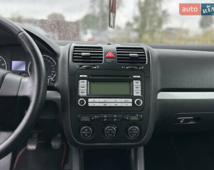 Черный Фольксваген Гольф, объемом двигателя 1.6 л и пробегом 221 тыс. км за 6600 $, фото 31 на Automoto.ua